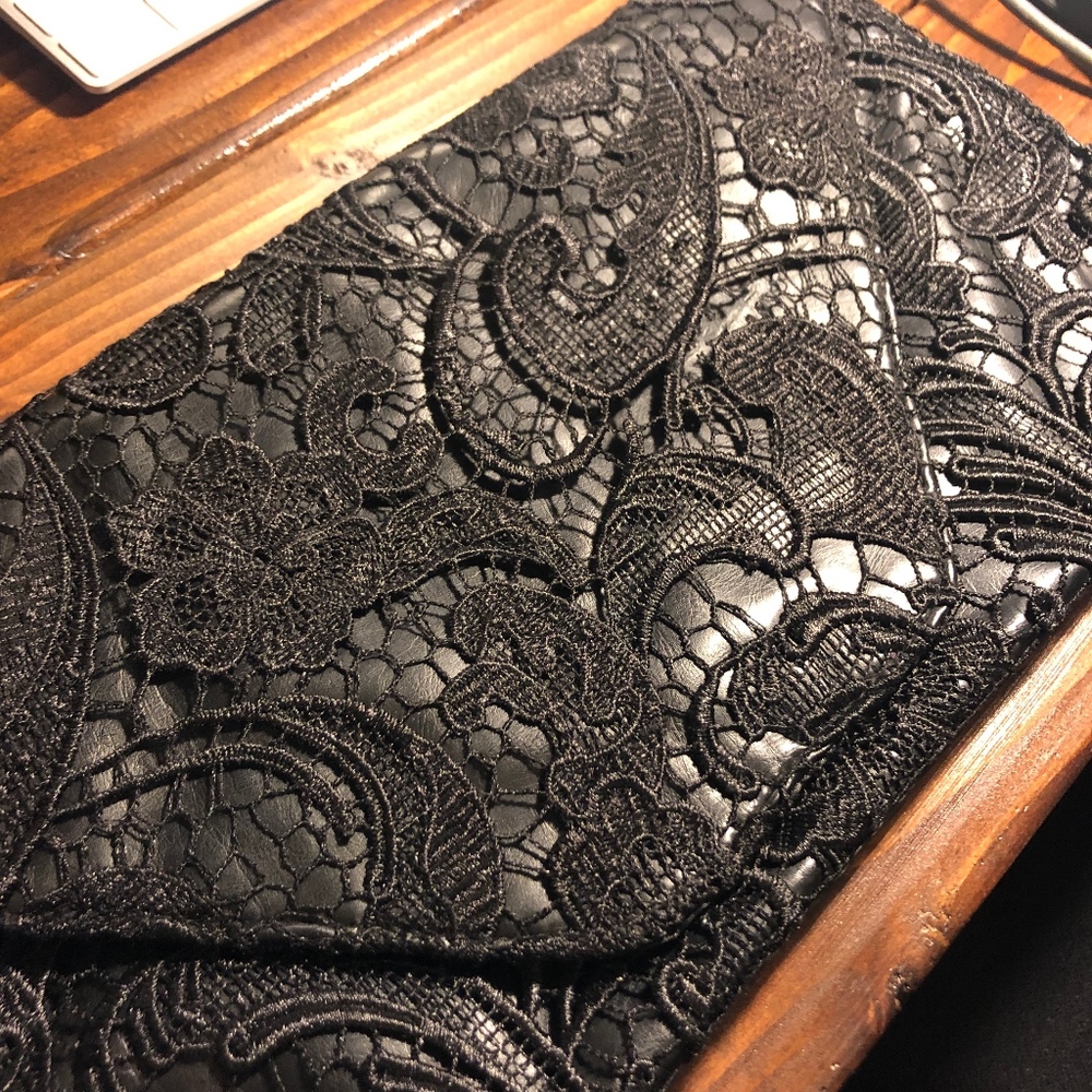 Black clutch